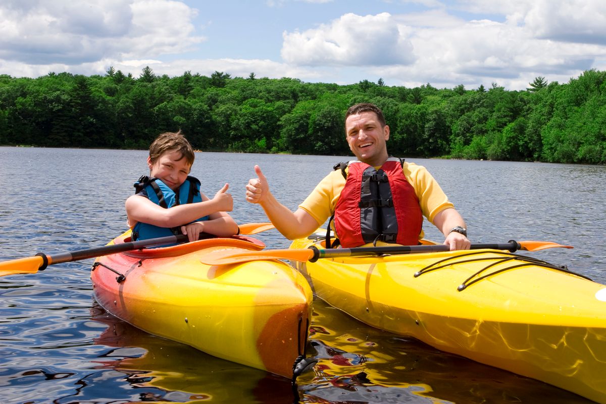 FAMILY CAMPING ACTIVITIES CANOEING