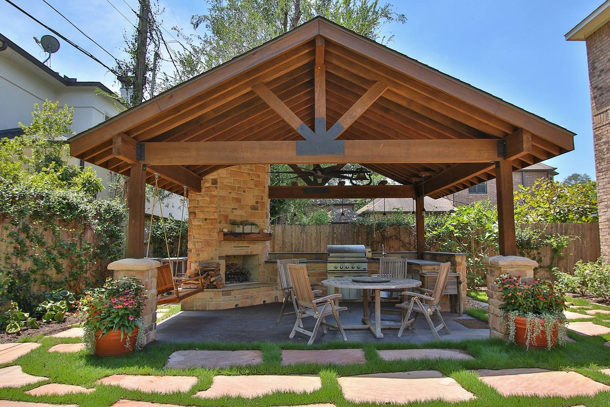 HOW TO BUILD A ROMANTIC BACKYARD GAZEBO