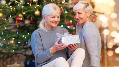 5 Inexpensive Practical Christmas Gift Ideas for Mom
